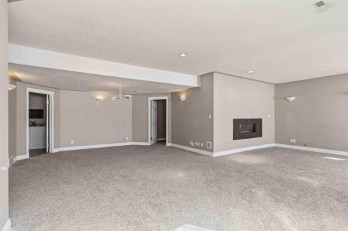 301 Brett Drive, Fort Mcmurray, AB - Indoor Photo Showing Other Room
