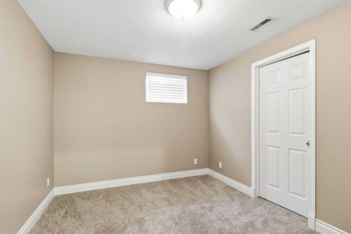 301 Brett Drive, Fort Mcmurray, AB - Indoor Photo Showing Other Room