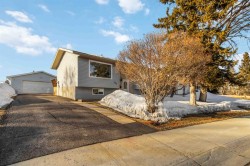 104 Siesta Garden Fort Mcmurray, AB T9H 2Z2