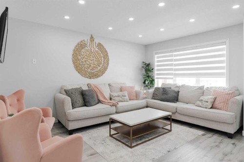 136 Fireweed Crescent, Fort Mcmurray, AB - Indoor Photo Showing Living Room