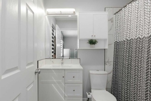 136 Fireweed Crescent, Fort Mcmurray, AB - Indoor Photo Showing Bathroom