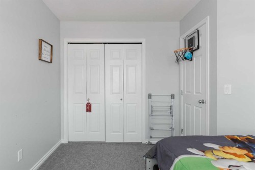 136 Fireweed Crescent, Fort Mcmurray, AB - Indoor Photo Showing Bedroom