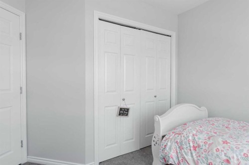 136 Fireweed Crescent, Fort Mcmurray, AB - Indoor Photo Showing Bedroom