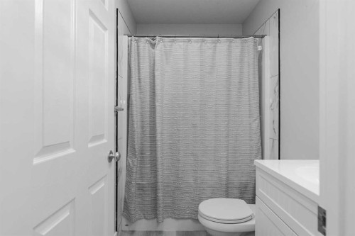 136 Fireweed Crescent, Fort Mcmurray, AB - Indoor Photo Showing Bathroom