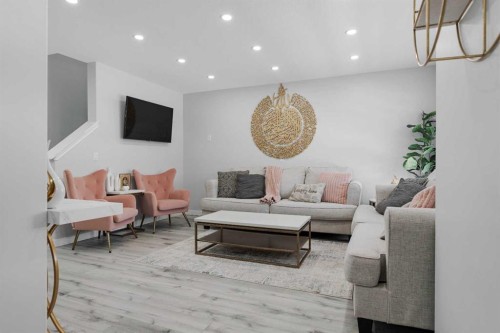 136 Fireweed Crescent, Fort Mcmurray, AB - Indoor Photo Showing Living Room