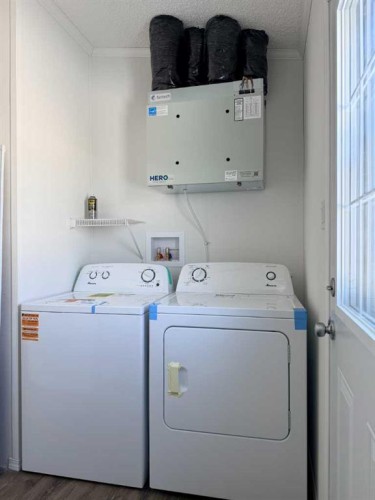 140 Caouette Crescent, Fort Mcmurray, AB - Indoor Photo Showing Laundry Room