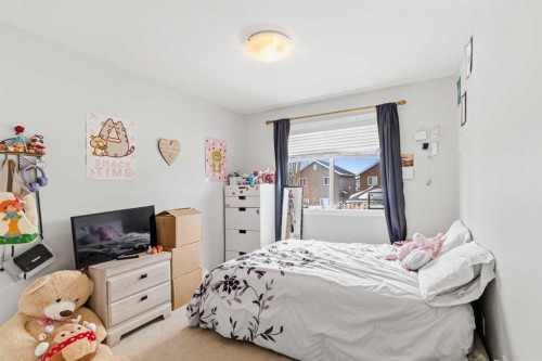 141 Dakin Drive, Fort Mcmurray, AB - Indoor Photo Showing Bedroom