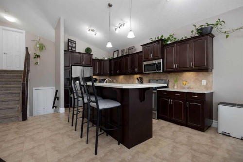 349 Walnut Crescent, Fort Mcmurray, AB - Indoor Photo Showing Kitchen
