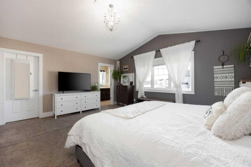 349 Walnut Crescent, Fort Mcmurray, AB - Indoor Photo Showing Bedroom