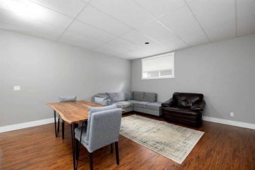 349 Walnut Crescent, Fort Mcmurray, AB - Indoor Photo Showing Other Room