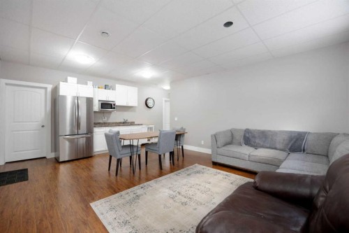 349 Walnut Crescent, Fort Mcmurray, AB - Indoor Photo Showing Other Room