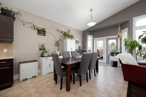349 Walnut Crescent, Fort Mcmurray, AB - Indoor Photo Showing Dining Room