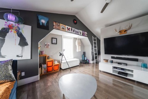 132 Comeau Crescent, Fort Mcmurray, AB - Indoor Photo Showing Living Room