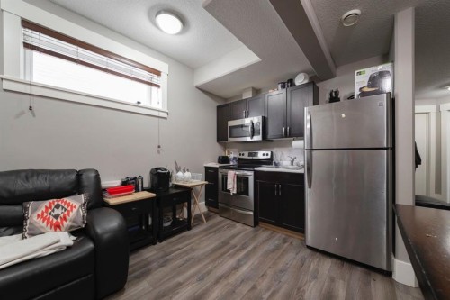 132 Comeau Crescent, Fort Mcmurray, AB - Indoor Photo Showing Kitchen