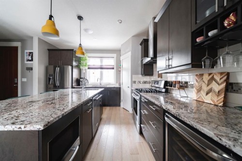 132 Comeau Crescent, Fort Mcmurray, AB - Indoor Photo Showing Kitchen With Upgraded Kitchen