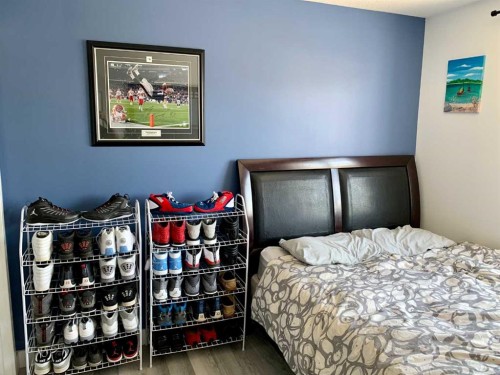 106 Atkinson Lane, Fort Mcmurray, AB - Indoor Photo Showing Bedroom