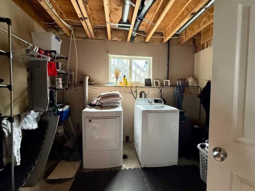 106 Atkinson Lane, Fort Mcmurray, AB - Indoor Photo Showing Laundry Room