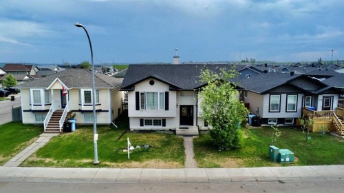 106 Atkinson Lane, Fort Mcmurray, AB - Outdoor With Facade