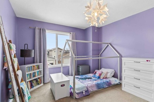 253 Grosbeak Way, Fort Mcmurray, AB - Indoor Photo Showing Bedroom