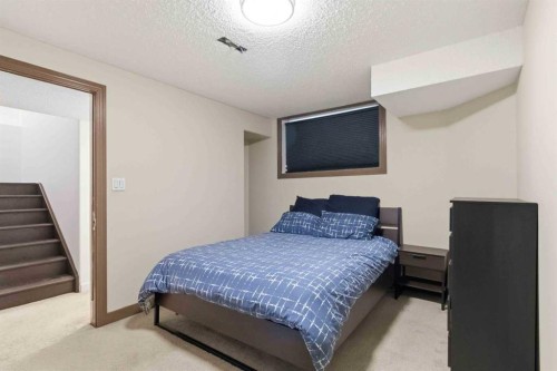 253 Grosbeak Way, Fort Mcmurray, AB - Indoor Photo Showing Bedroom