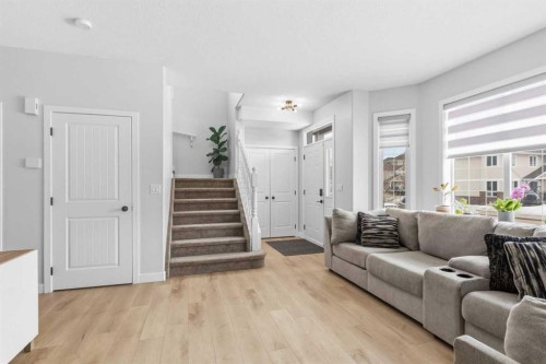 253 Grosbeak Way, Fort Mcmurray, AB - Indoor Photo Showing Living Room