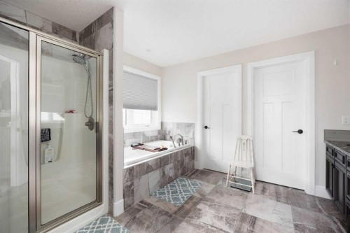 141 Beaverglen Close, Fort Mcmurray, AB - Indoor Photo Showing Bathroom