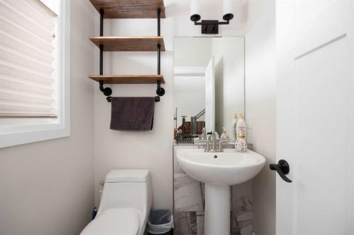 141 Beaverglen Close, Fort Mcmurray, AB - Indoor Photo Showing Bathroom
