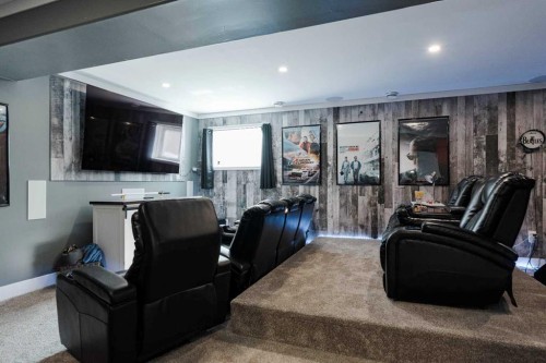 249 Coyote Crescent, Fort Mcmurray, AB - Indoor Photo Showing Living Room