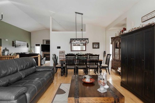 249 Coyote Crescent, Fort Mcmurray, AB - Indoor Photo Showing Living Room