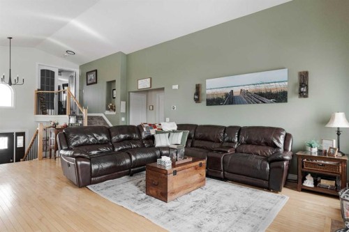 249 Coyote Crescent, Fort Mcmurray, AB - Indoor Photo Showing Living Room