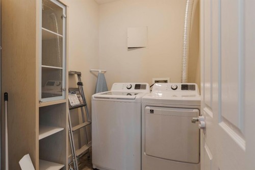 204-100 Denholm Gate, Fort Mcmurray, AB - Indoor Photo Showing Laundry Room