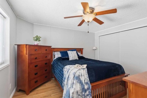 189 Caouette Crescent, Fort Mcmurray, AB - Indoor Photo Showing Bedroom