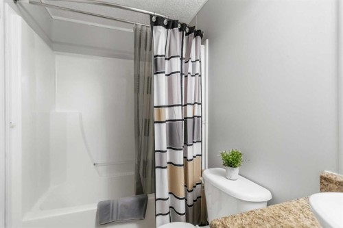 189 Caouette Crescent, Fort Mcmurray, AB - Indoor Photo Showing Bathroom