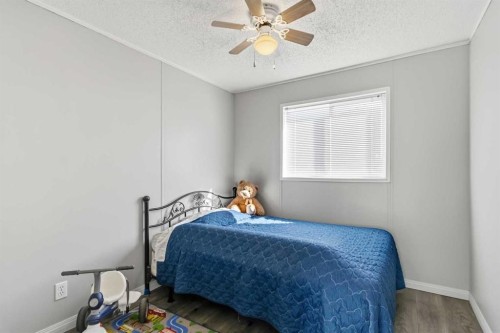189 Caouette Crescent, Fort Mcmurray, AB - Indoor Photo Showing Bedroom