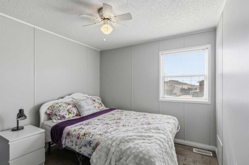 189 Caouette Crescent, Fort Mcmurray, AB - Indoor Photo Showing Bedroom