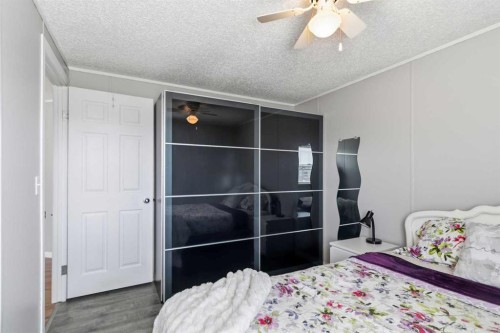 189 Caouette Crescent, Fort Mcmurray, AB - Indoor Photo Showing Bedroom