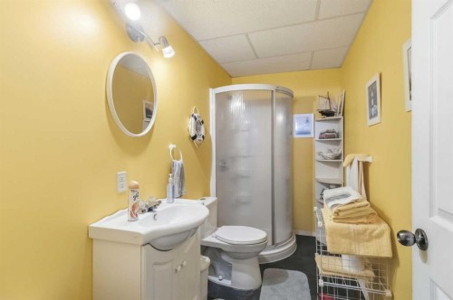 189 Caouette Crescent, Fort Mcmurray, AB - Indoor Photo Showing Bathroom