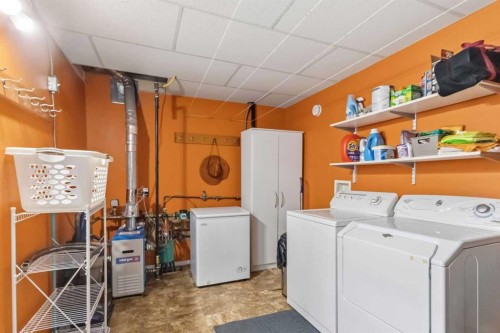 189 Caouette Crescent, Fort Mcmurray, AB - Indoor Photo Showing Laundry Room