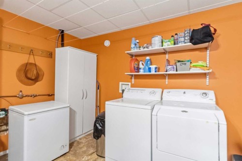 189 Caouette Crescent, Fort Mcmurray, AB - Indoor Photo Showing Laundry Room