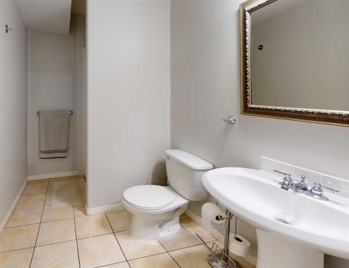 9221 91 Ave, Lac La Biche, AB - Indoor Photo Showing Bathroom
