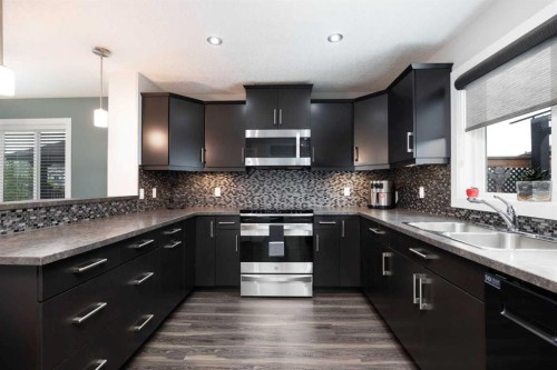 403 Prospect Drive, Fort Mcmurray, AB - Indoor Photo Showing Kitchen With Double Sink With Upgraded Kitchen