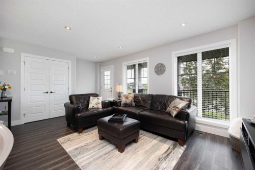 403 Prospect Drive, Fort Mcmurray, AB - Indoor Photo Showing Living Room
