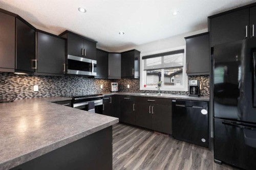 403 Prospect Drive, Fort Mcmurray, AB - Indoor Photo Showing Kitchen With Upgraded Kitchen