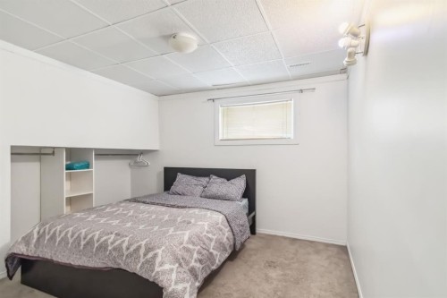 189 Brooks Place, Fort Mcmurray, AB - Indoor Photo Showing Bedroom