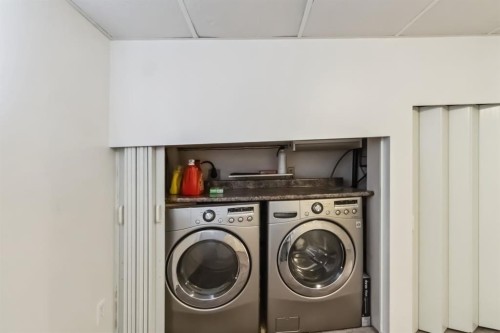 189 Brooks Place, Fort Mcmurray, AB - Indoor Photo Showing Laundry Room