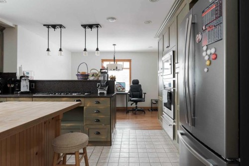 108 Robin Crescent, Fort Mcmurray, AB - Indoor Photo Showing Kitchen