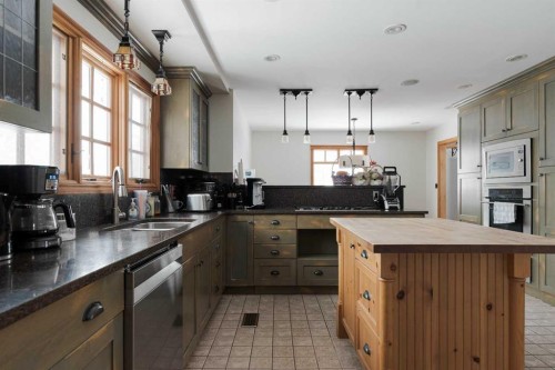108 Robin Crescent, Fort Mcmurray, AB - Indoor Photo Showing Kitchen