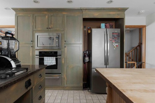 108 Robin Crescent, Fort Mcmurray, AB - Indoor Photo Showing Kitchen With Double Sink