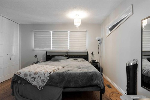 108 Robin Crescent, Fort Mcmurray, AB - Indoor Photo Showing Bathroom