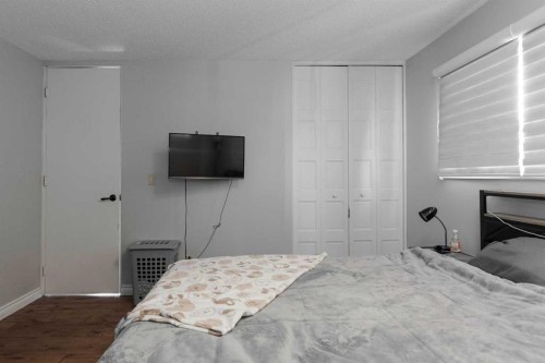 108 Robin Crescent, Fort Mcmurray, AB - Indoor Photo Showing Bedroom